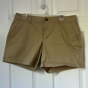 Old Navy khaki shorts size 10